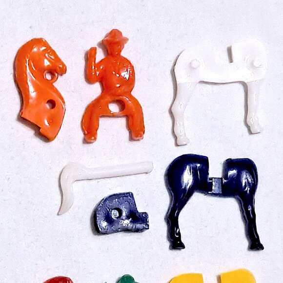 5 Vintage 1960s Puzzle Keychain Gumball Vending Machine Toys - Picture 8 of 10